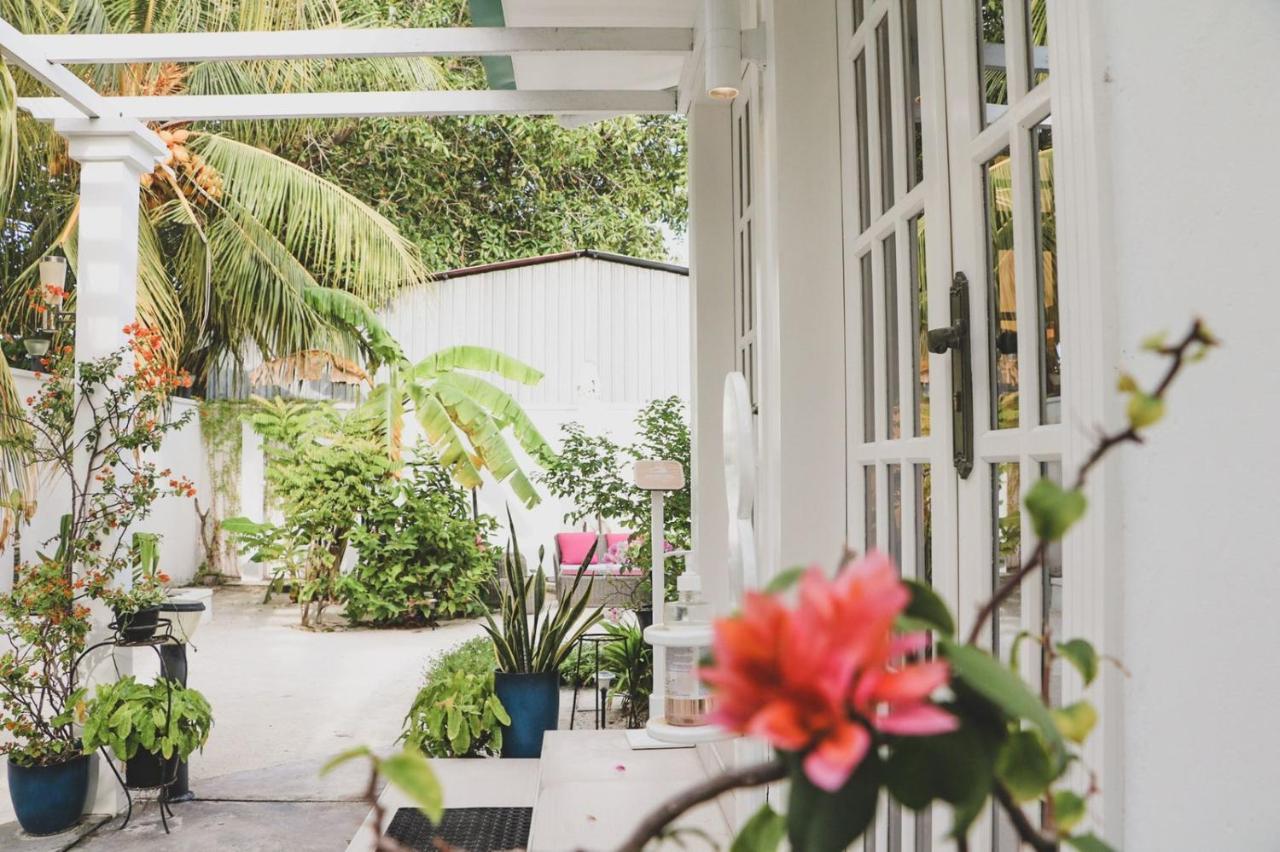 Fiyala Homestay Atoll Addu Extérieur photo